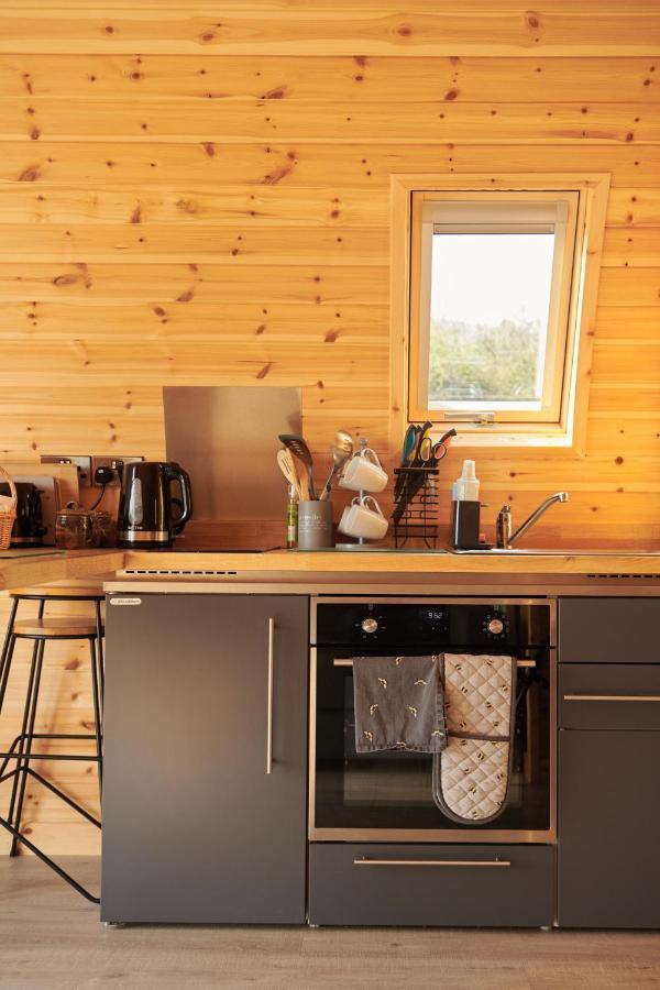 Foot Of The Downs Shepherds Hut Campsite *