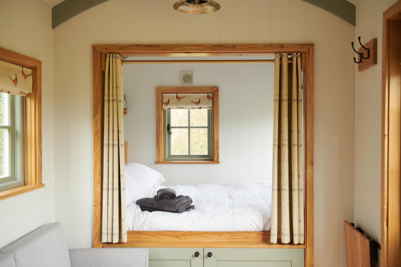 Foot Of The Downs Shepherds Hut Campsite *