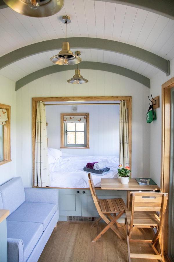 Campsite Foot Of The Downs Shepherds Hut Woodmancote