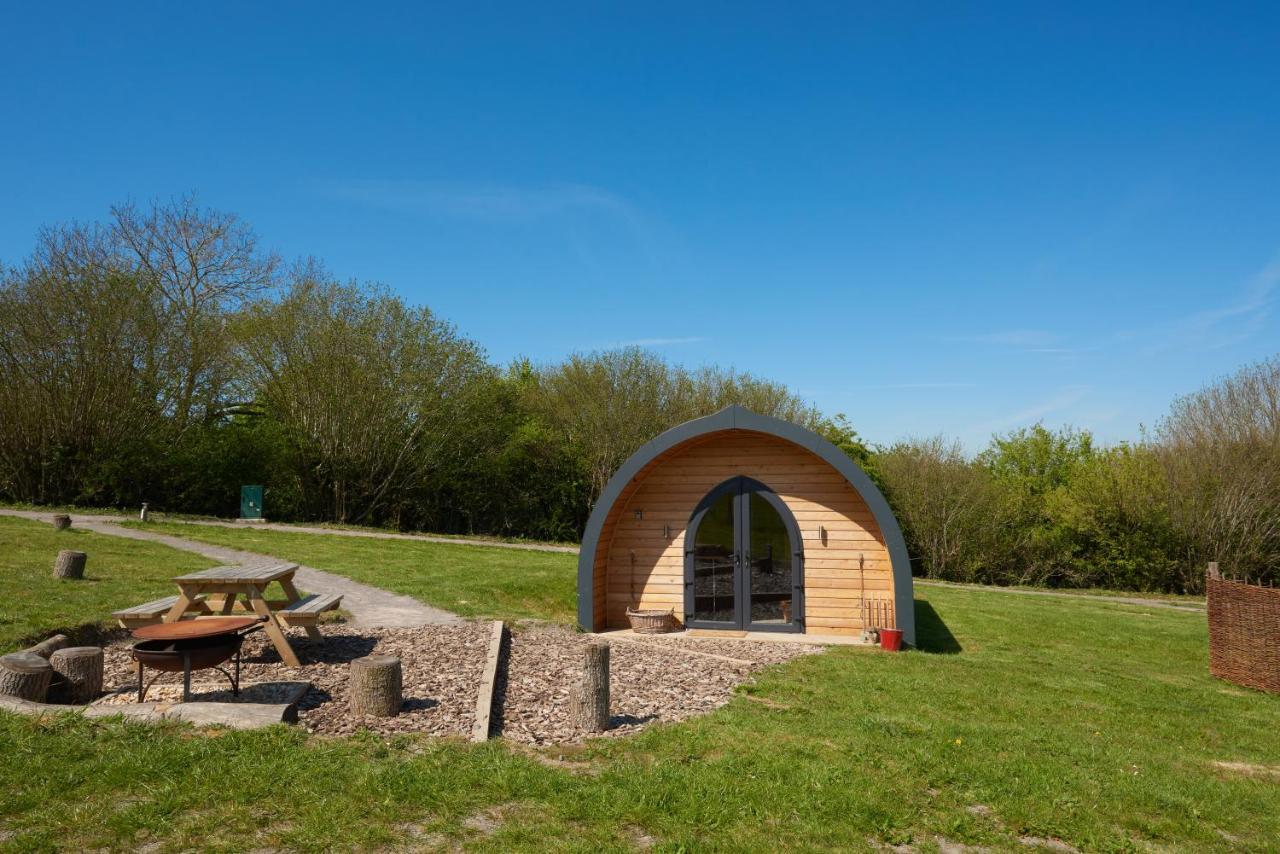 Foot Of The Downs Shepherds Hut Campsite *